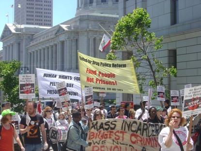 Marching to the end the drug war in San Francisco (Image courtesy the author)