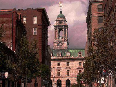 City Hall in Portland. The city council can approve the initiative or let the voters decide. (image via wikimedia.org)