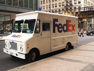 FedEx truck, Chicago (wikimedia.org)