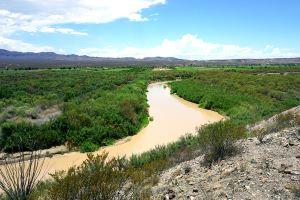 The Rio Grande River marks the US-Mexico border in this remote region of Texas. Can you spot any spotters? (Pixabay)
